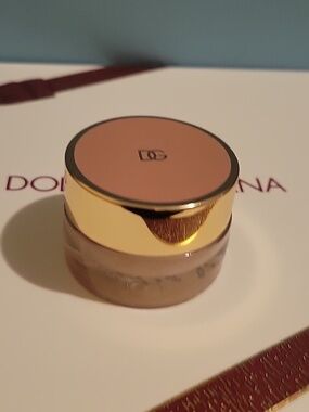 D&G Everkiss Lip Scrub & Primer - Soft Pink with Gold Cap